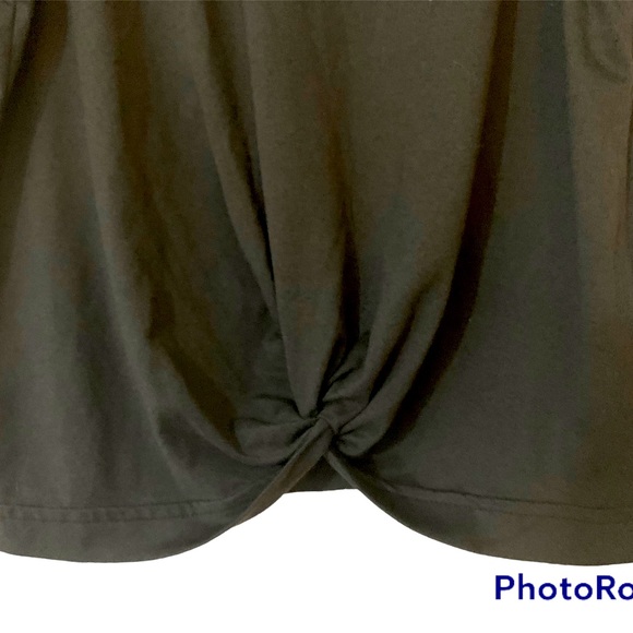 Women's cute Adidas top. Size extra small. Sleeveless. Look cute working out. - Picture 3 of 4